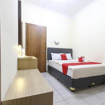 Reddoorz Plus Near Stadion Mandala Krida Yogyakarta Exteriör bild