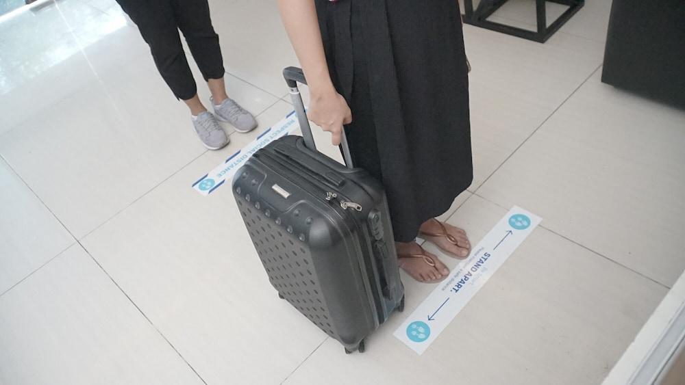 Reddoorz Plus Near Stadion Mandala Krida Yogyakarta Exteriör bild