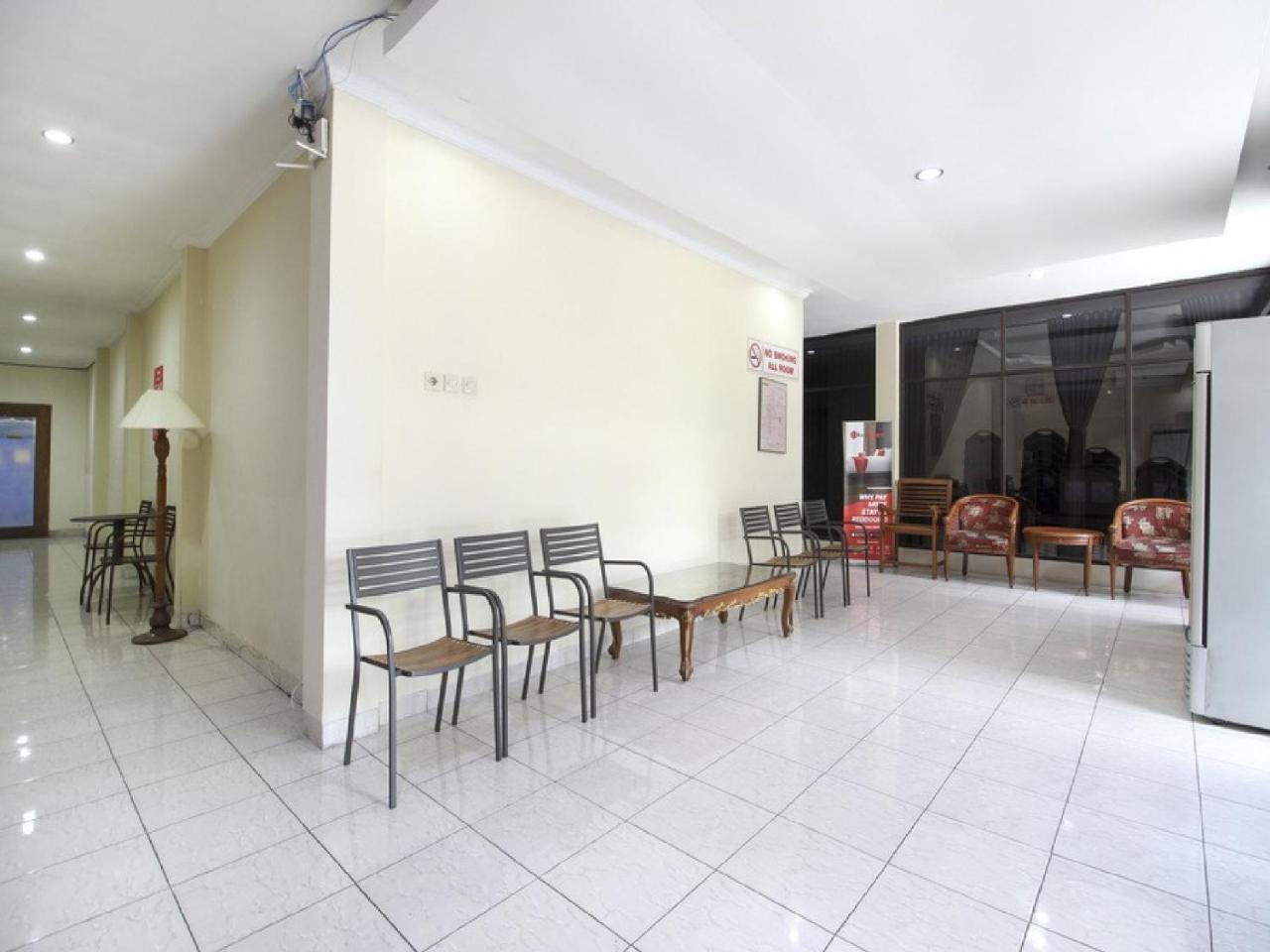Reddoorz Plus Near Stadion Mandala Krida Yogyakarta Exteriör bild
