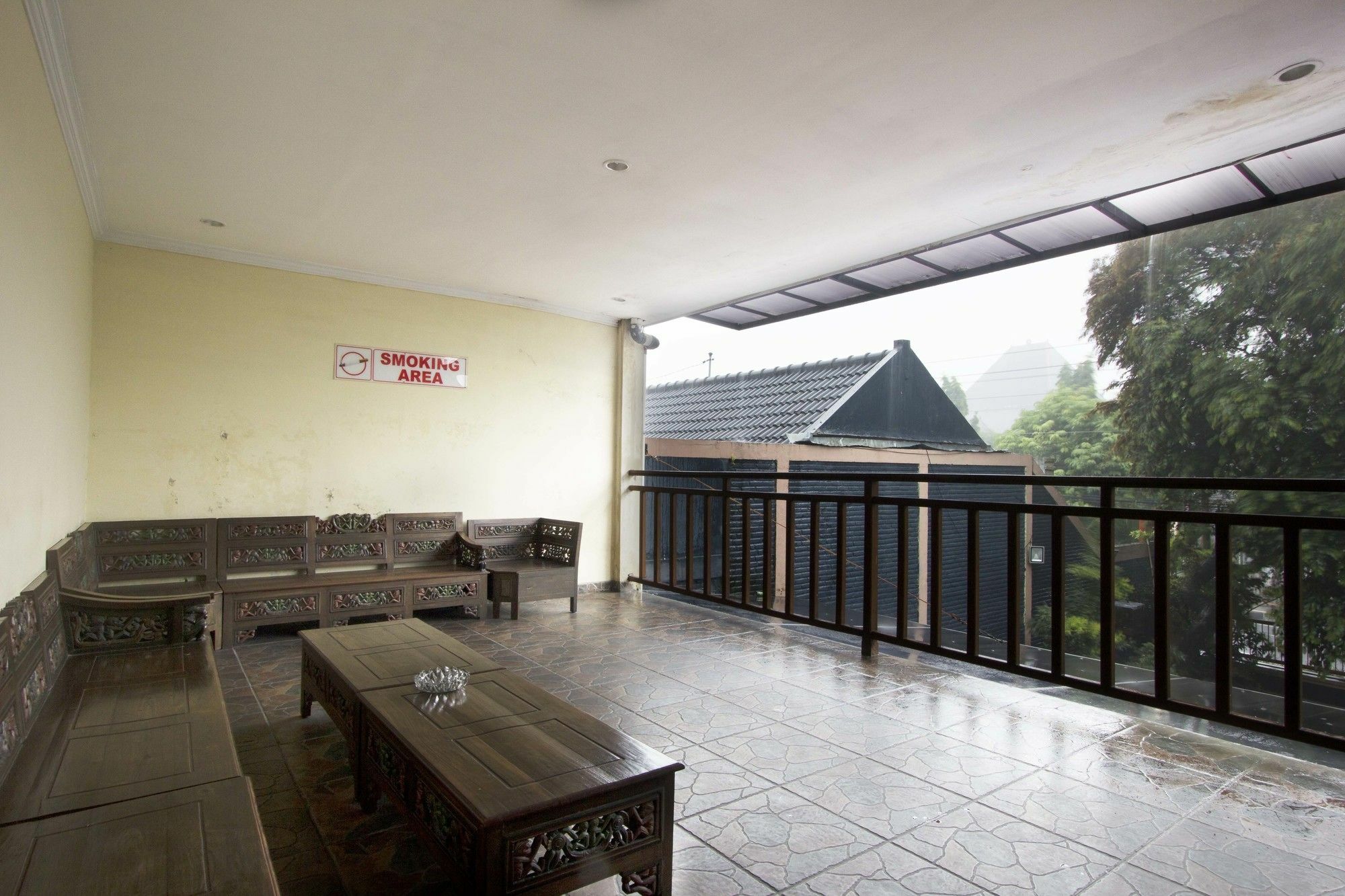 Reddoorz Plus Near Stadion Mandala Krida Yogyakarta Exteriör bild