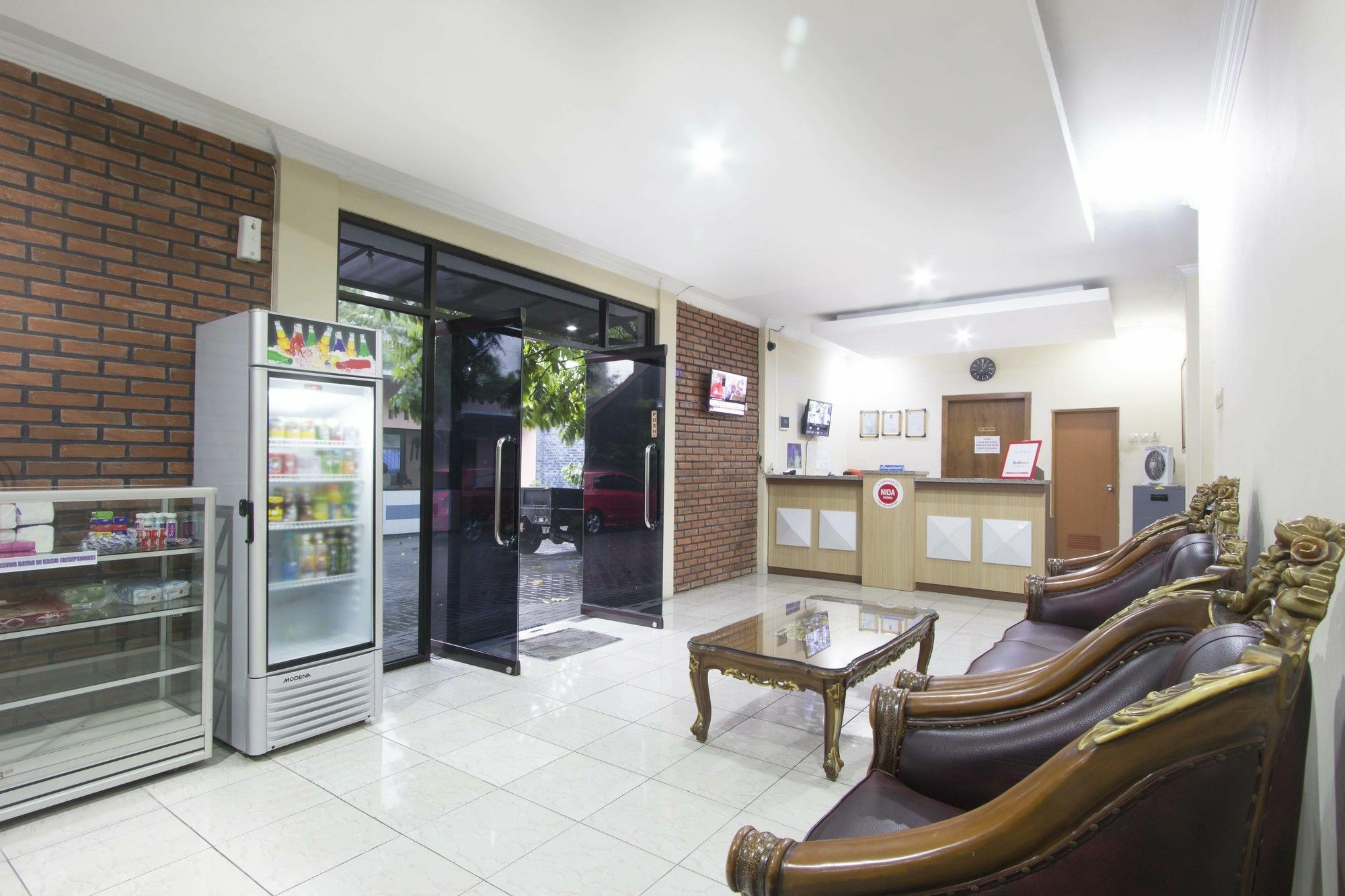 Reddoorz Plus Near Stadion Mandala Krida Yogyakarta Exteriör bild