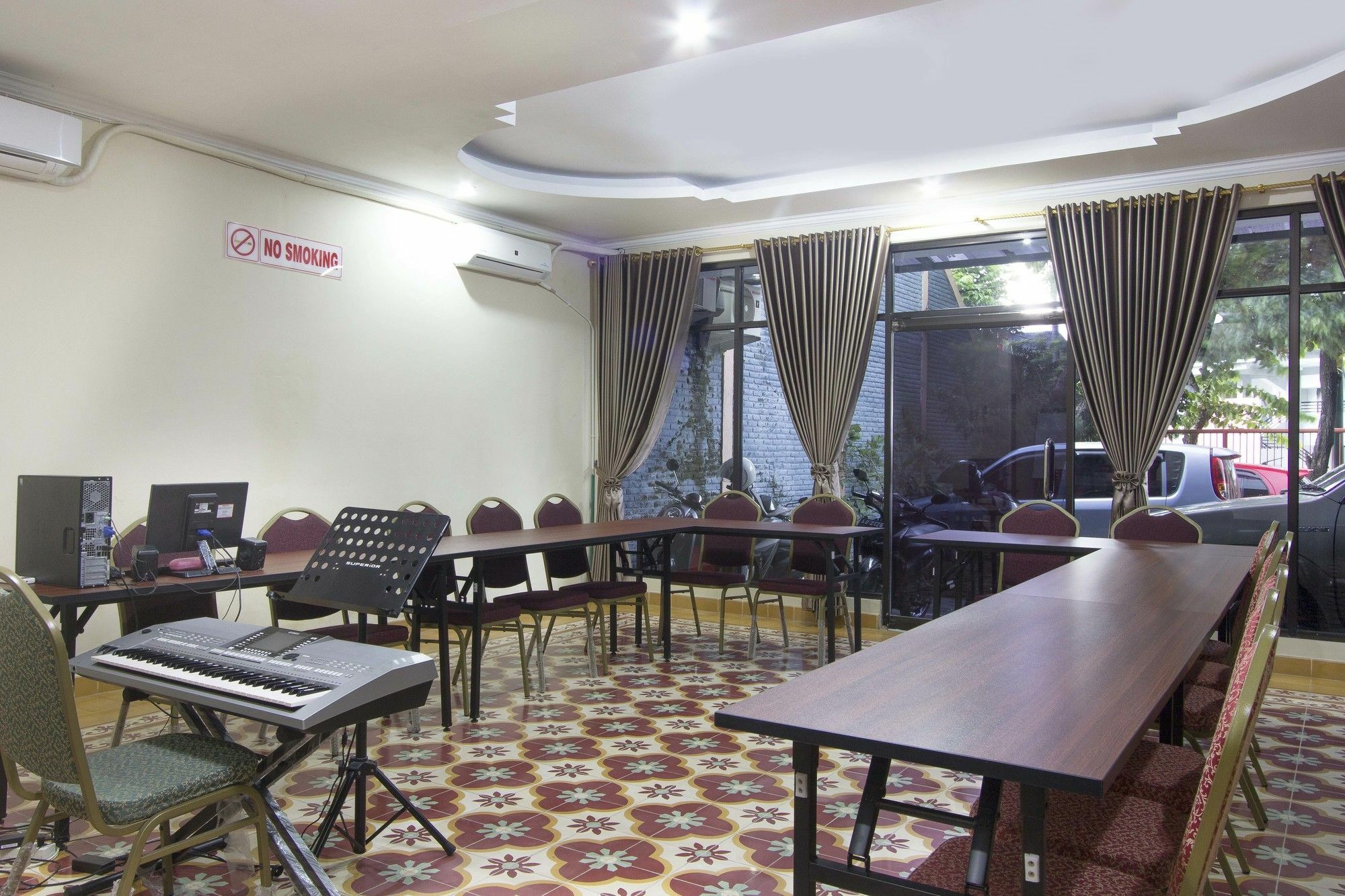 Reddoorz Plus Near Stadion Mandala Krida Yogyakarta Exteriör bild