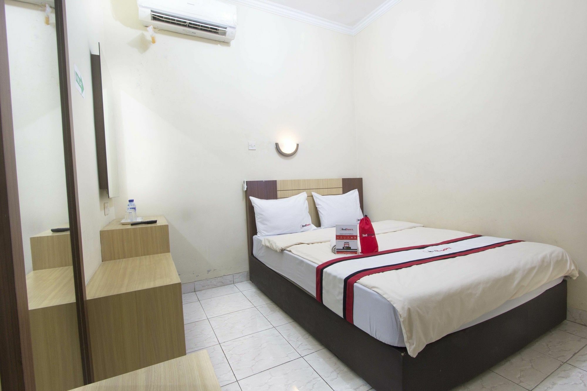 Reddoorz Plus Near Stadion Mandala Krida Yogyakarta Exteriör bild